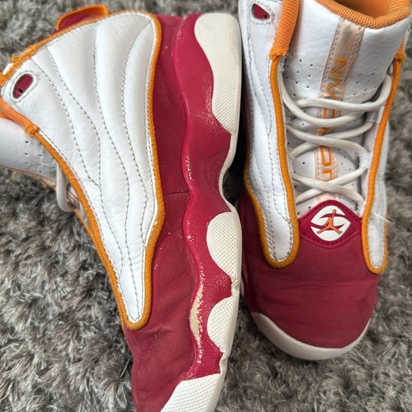 Classic Jordan sneakers for boys, size 1.5 - Picture 5 of 13